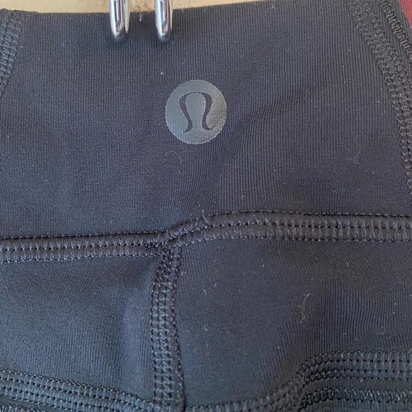 Lululemon Black/Floral Cropped Leggings SZ 4 XS Activewear Yoga Low Rise Y2K - Picture 6 of 15